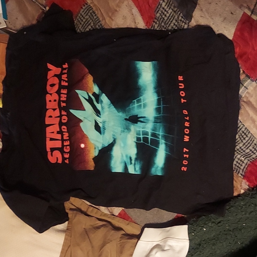 Offically authorized band tour tee. Rap tee featuring the weekend star boy tour